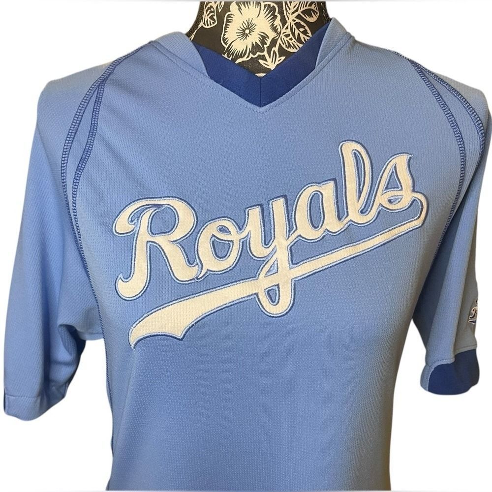 Cooperstown Collection by Majestic Vintage KC Royals V-neck Jersey Size Small